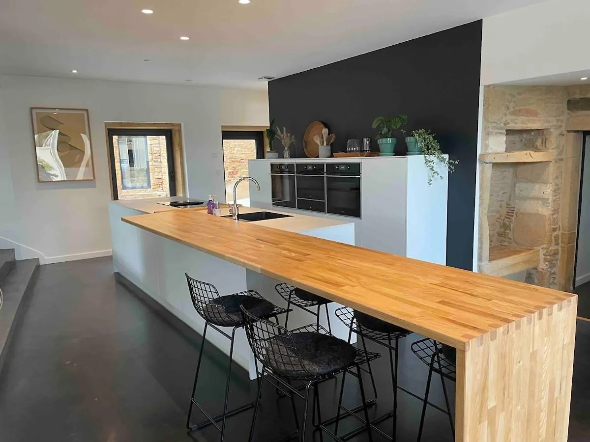 Villa Molinant, Evasion En Pierres Dorees Bagnols   Bagnols (Rhone)